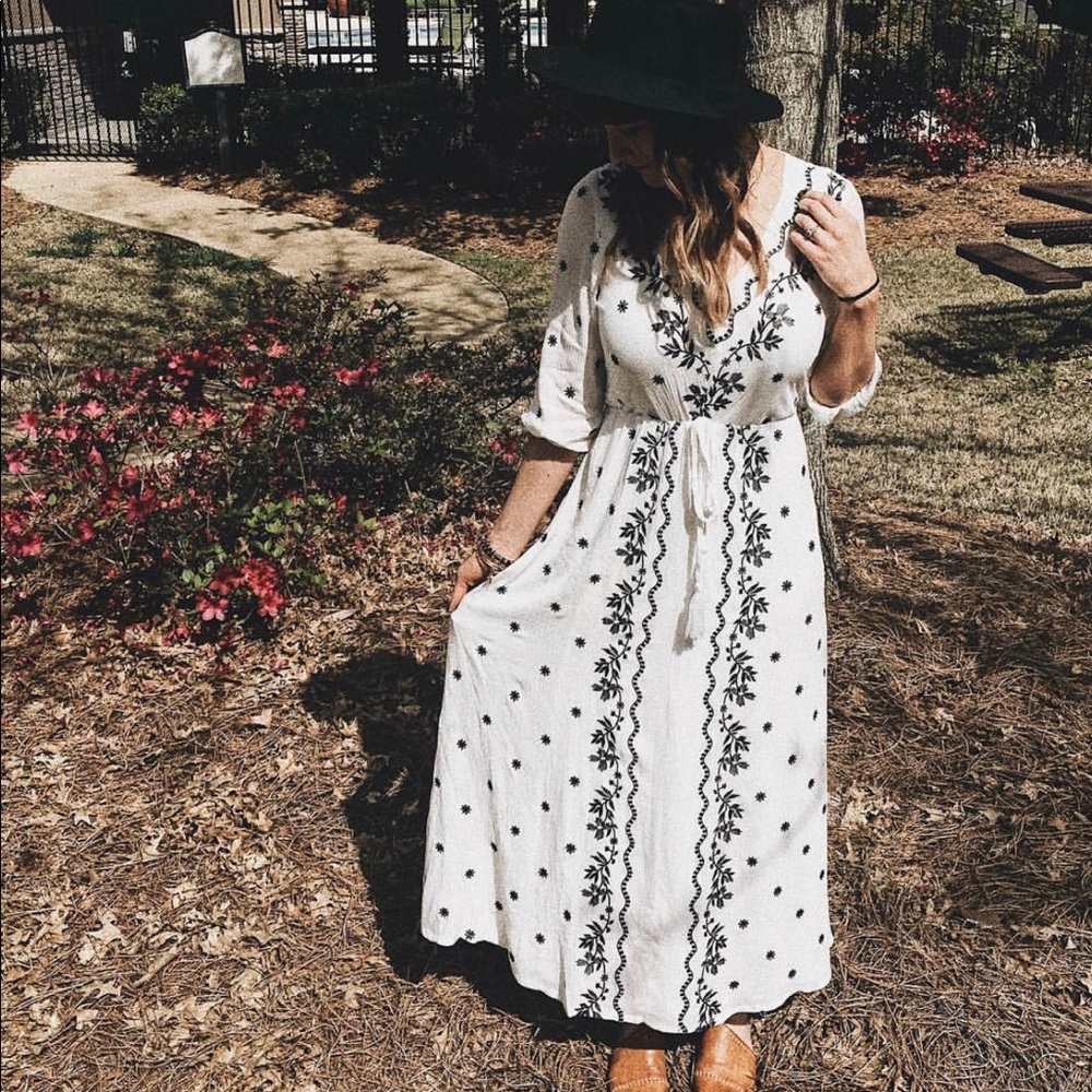 Piper & Scoot: The Alida Embroidered Maxi Dress